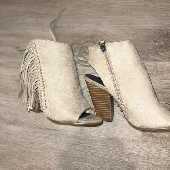 Booties - Picture 4 of 5